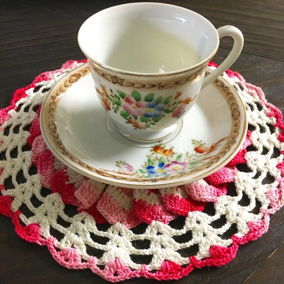 Minature Made In Japan Floral and Gold Teacup & Saucer Set - Picture 2 of 16